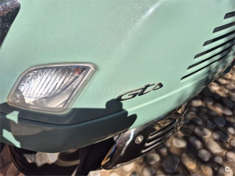 Vespa GTS 300 - Vista 3