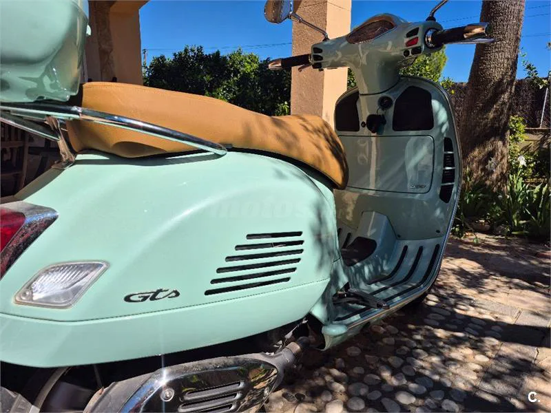 Vespa GTS 300 - Vista 9