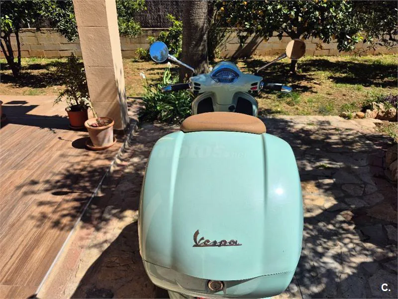 Vespa GTS 300 - Vista 10