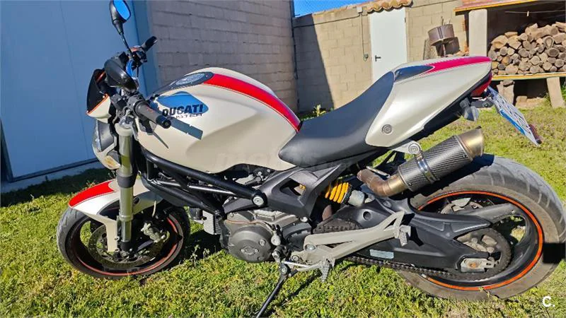 Ducati Monster 696 – Vista 2