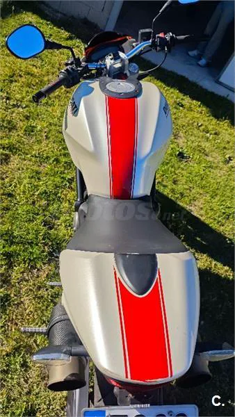 Ducati Monster 696 – Vista 3