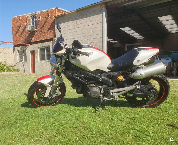 Ducati Monster 696 – Vista 9