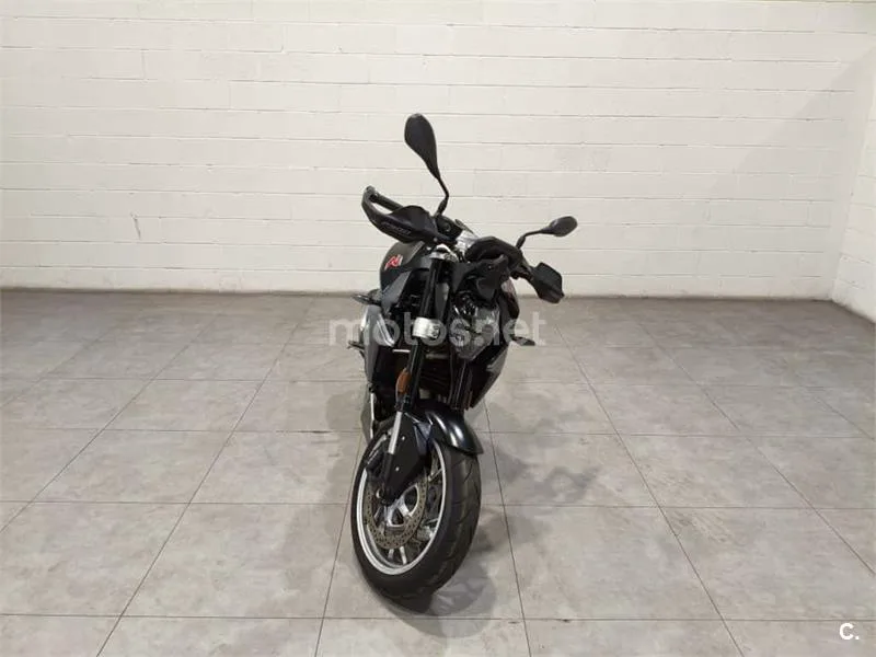 BMW F 900 R – Vista 3