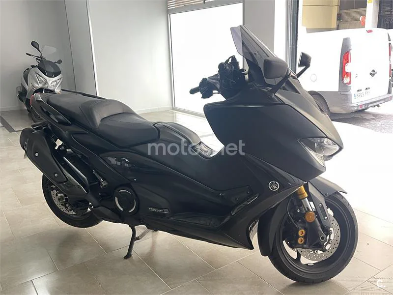 Yamaha TMAX 560 – Vista 3