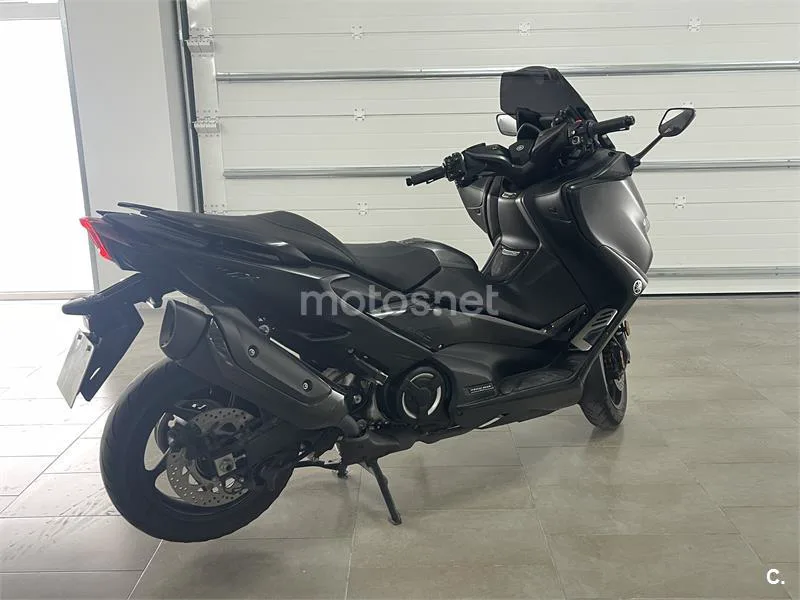Yamaha TMAX 560 – Vista 4