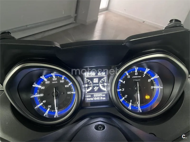 Yamaha TMAX 560 – Vista 5