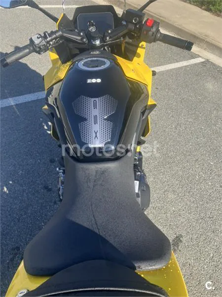 Suzuki GSX-8R – Vista 7