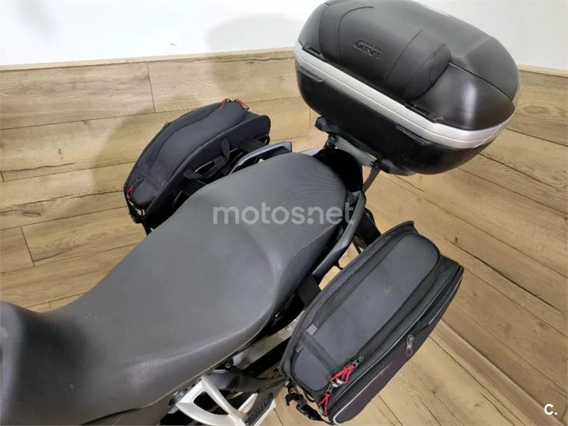 Triumph Tiger 1050 – Vista 12