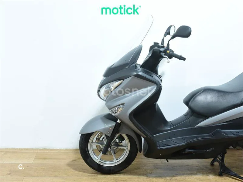 Suzuki Burgman 200 – Vista 8