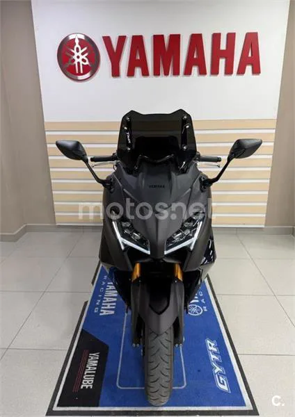 Yamaha TMAX – Vista 3