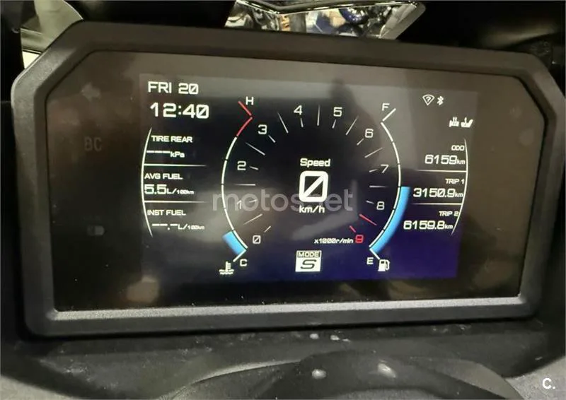 Yamaha TMAX – Vista 6