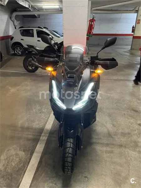 Honda ADV 350 – Vista 2