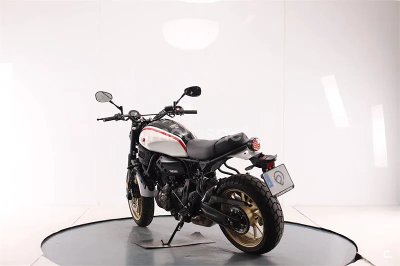 Yamaha XSR 700 – Vista 3
