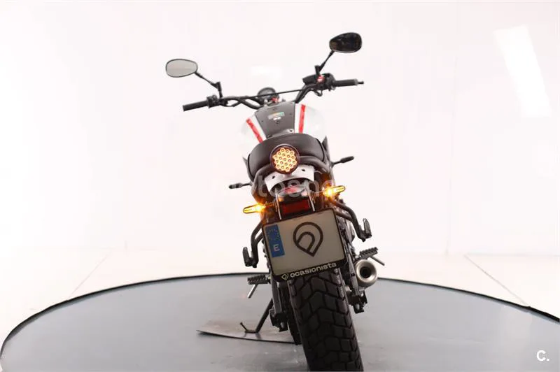 Yamaha XSR 700 – Vista 9