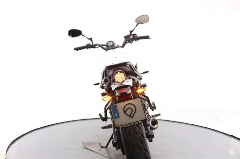 Yamaha XSR 700 – Vista 9
