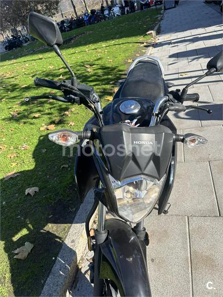 Honda CB 125 – Vista 8