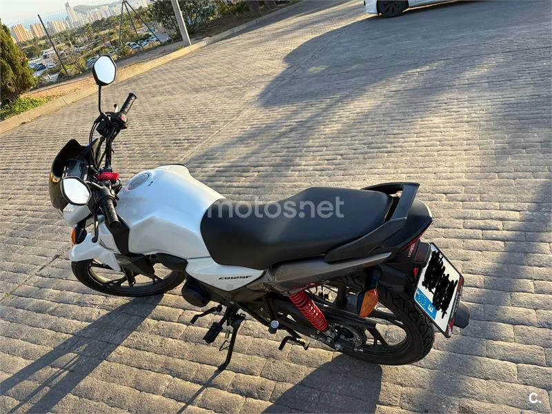 Honda CB 125 – Vista 2