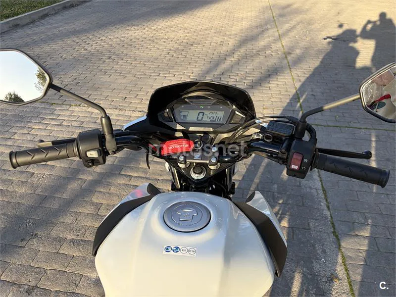Honda CB 125 – Vista 4