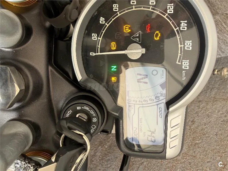 Triumph Scrambler 400 X – Vista 3