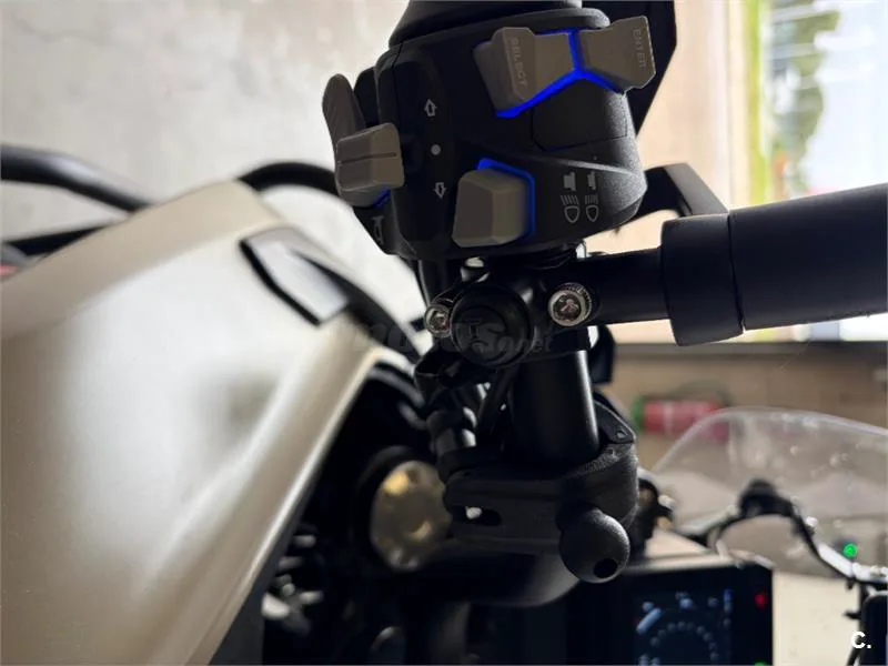 Benelli TRK 702 X – Vista 7