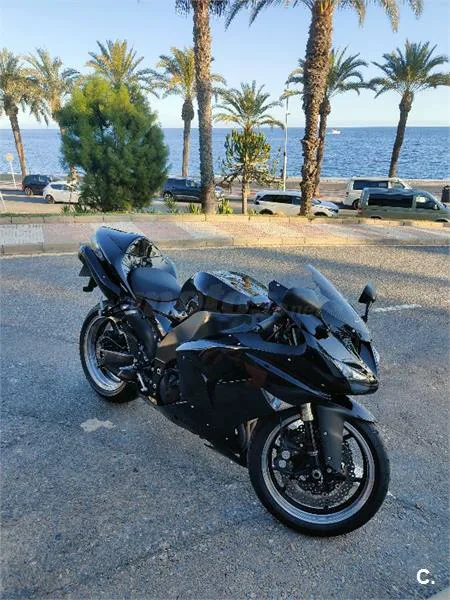Kawasaki ZX 10R – Vista 3
