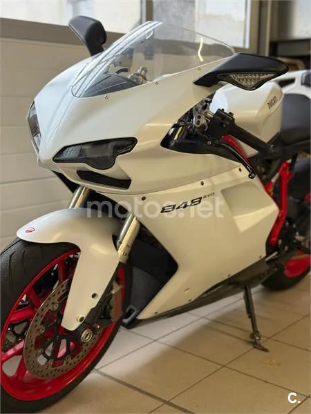 Ducati 848 Evo – Vista 6