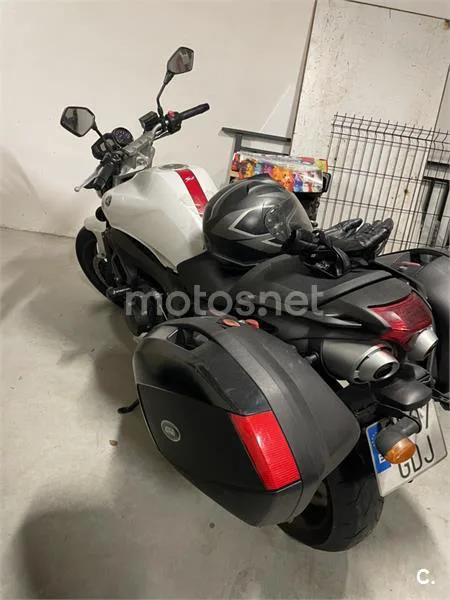 Yamaha FZ6 N S2 – Vista 4