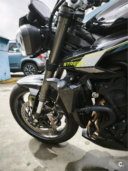 Triumph Street Triple 765 – Vista 8