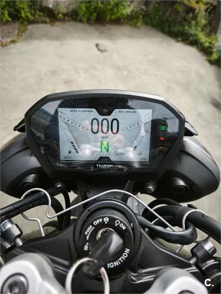 Triumph Street Triple 765 – Vista 10