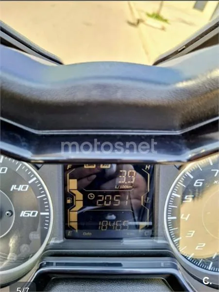 Yamaha XMAX 125 – Vista 7