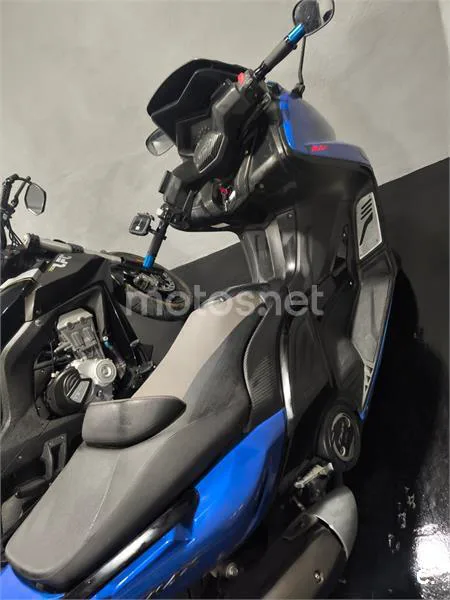 Yamaha TMAX 530 – Vista 8