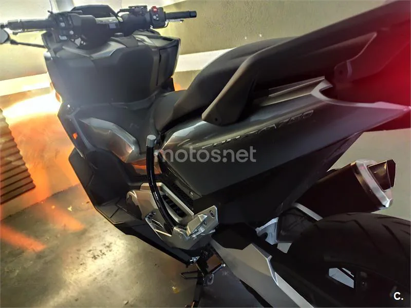 Honda Forza 750 – Vista 3