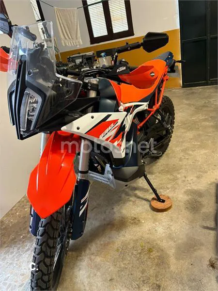 KTM 890 – Vista 2