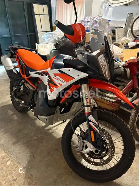 KTM 890 – Vista 3