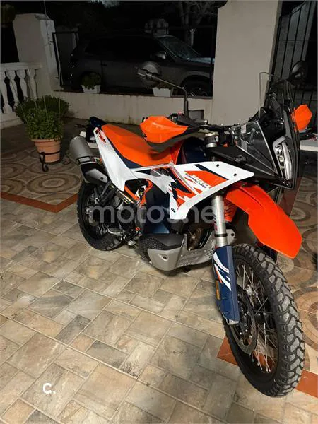 KTM 890 – Vista 5