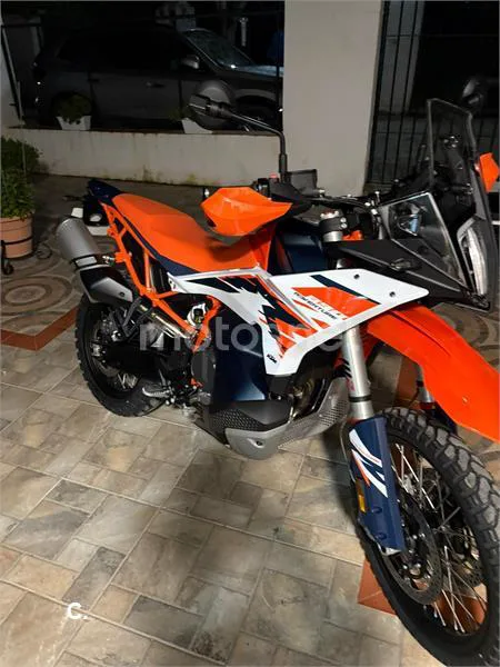 KTM 890 – Vista 8