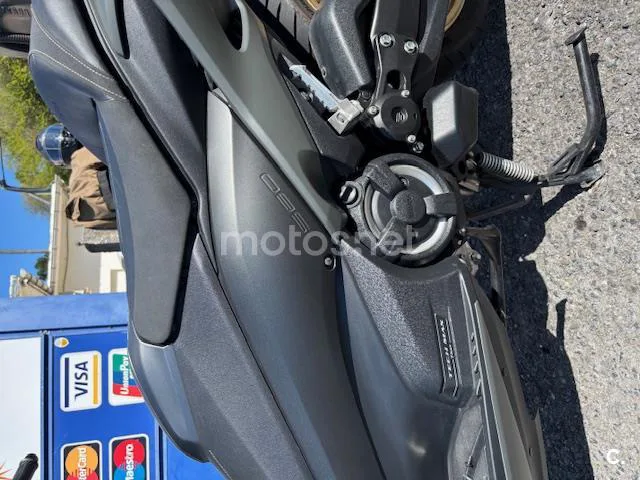 Yamaha TMAX – Vista 5