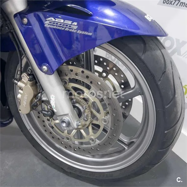 Honda VFR 800 – Vista 13
