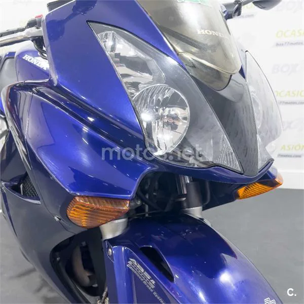 Honda VFR 800 – Vista 22