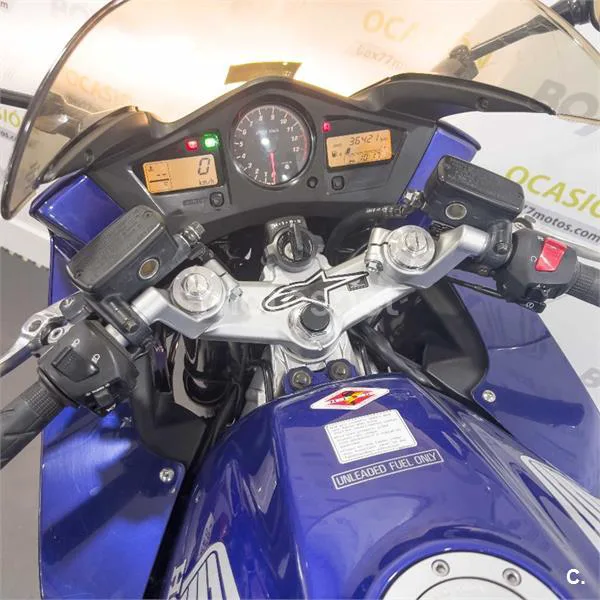 Honda VFR 800 – Vista 9