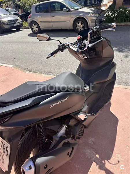Honda PCX 125 – Vista 3