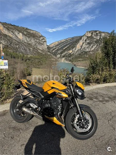 Triumph Street Triple 765 – Vista 2