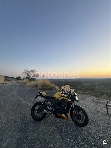 Triumph Street Triple 765 – Vista 4