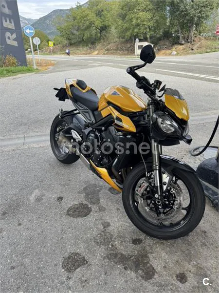 Triumph Street Triple 765 – Vista 6