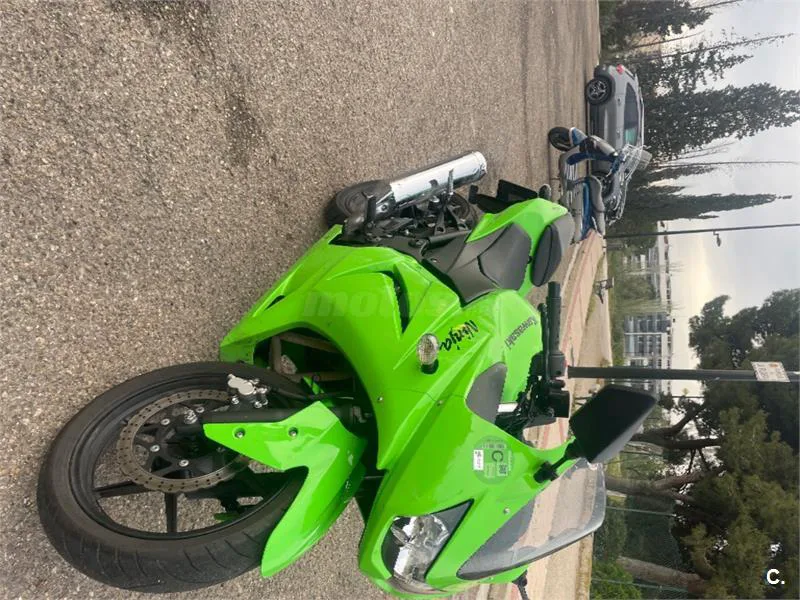 Kawasaki Ninja 250 R – Vista 2