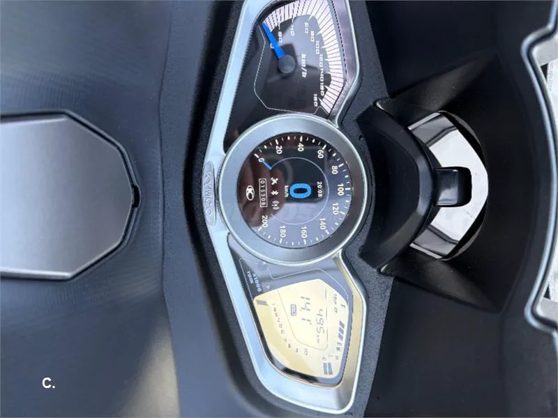 Kymco Xciting S 400 – Vista 6