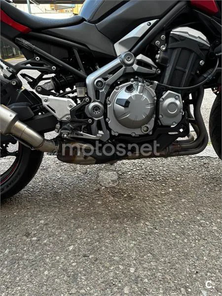 Kawasaki Z 900 – Vista 11