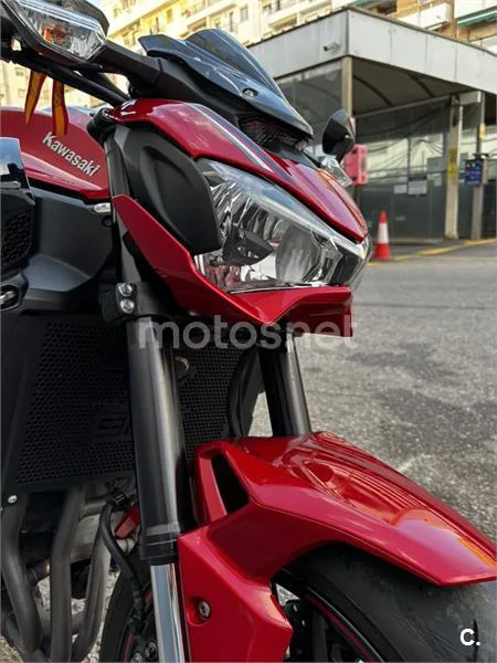 Kawasaki Z 900 – Vista 13