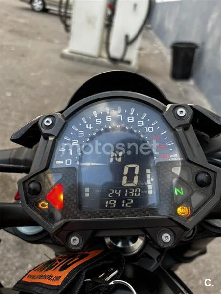 Kawasaki Z 900 – Vista 17