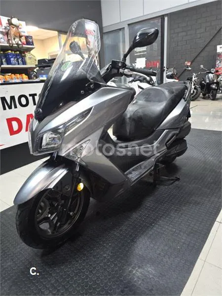 Kymco Grand Dink 300 – Vista 8